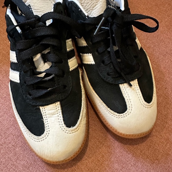 Adidas Sambas - Black and Cream - Picture 7 of 14